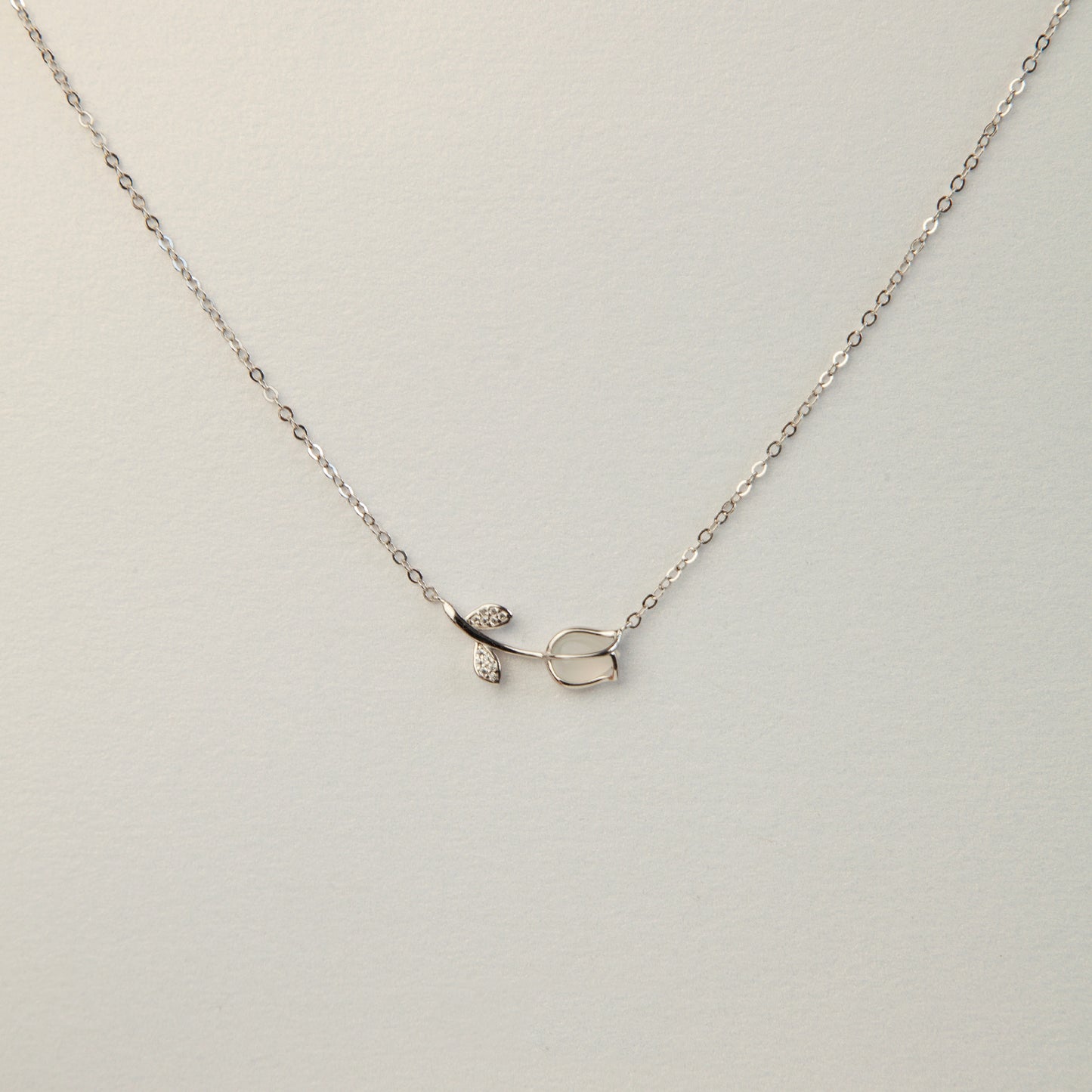 925 Sterling Silver Tulip Necklace, Dainty CZ Tulip Necklace, Tulip Flower Necklace, Minimalist Plant Necklace, Tulip Pendant Necklace