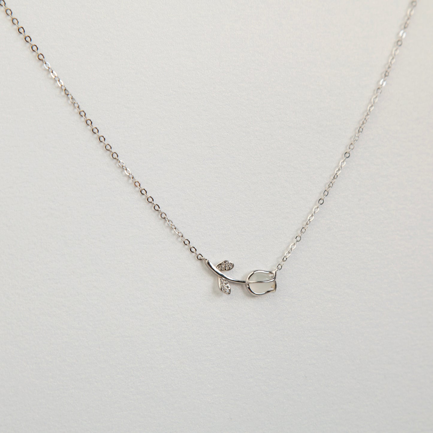 925 Sterling Silver Tulip Necklace, Dainty CZ Tulip Necklace, Tulip Flower Necklace, Minimalist Plant Necklace, Tulip Pendant Necklace