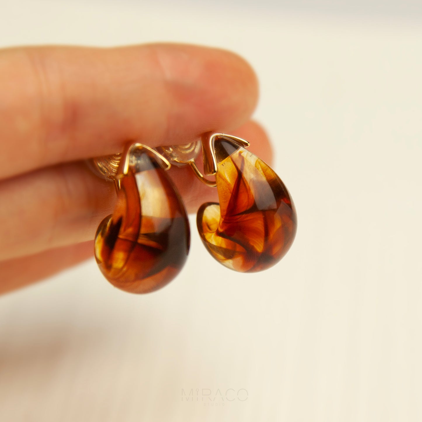 Chunky Waterdrop Domed Shape Non-Pierced Clip-On Earrings, Trendy Resin Statement Non Pierced Clips