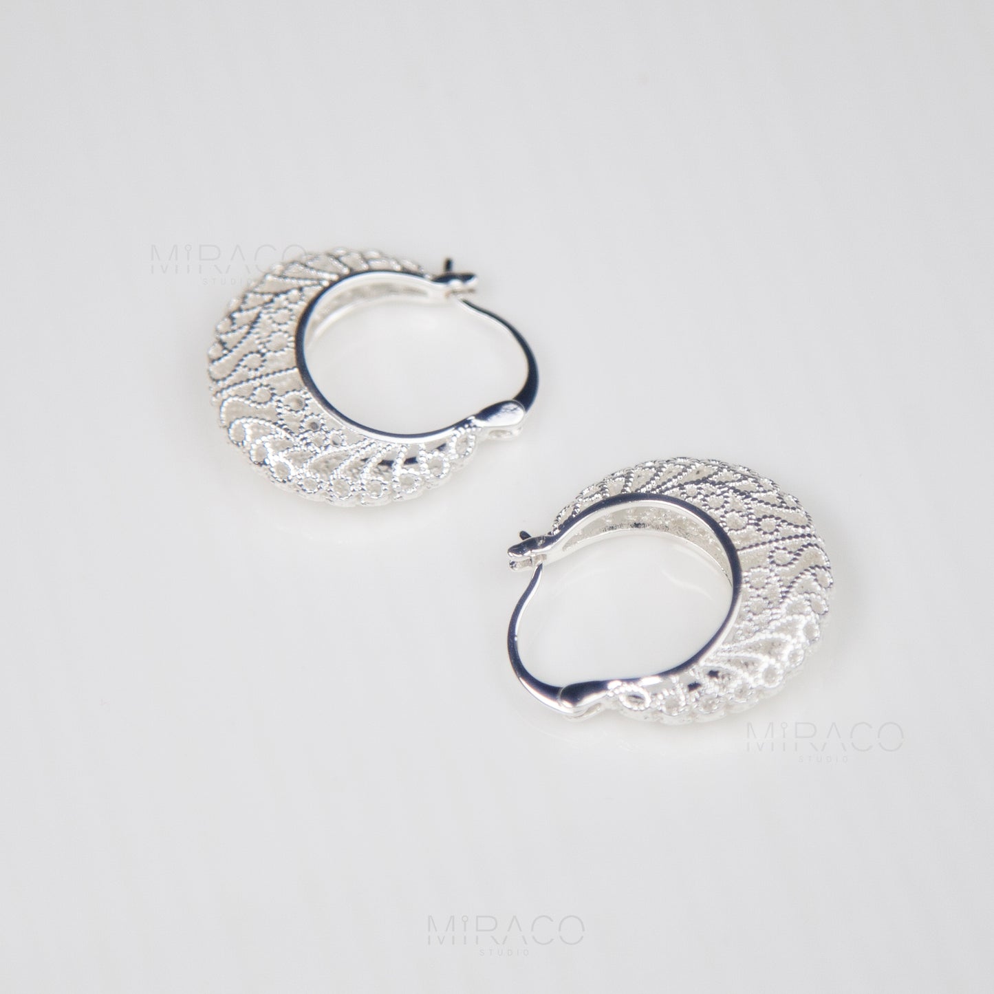 Cut Out Hoop for Non Pierced & Pierced Earrings, Round Shape Carved Wire Net Earrings