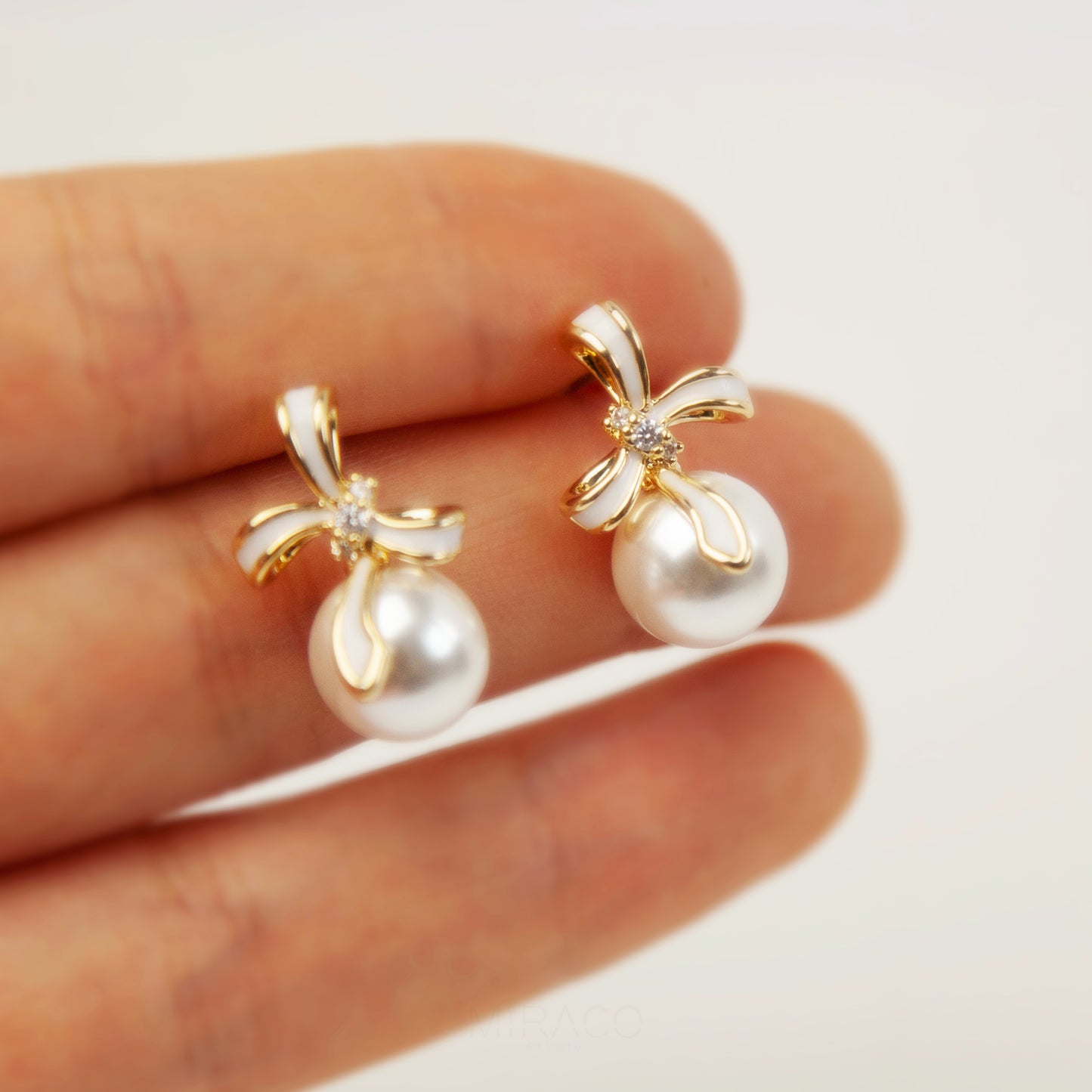 Coil Back Pearls Clip On Stud, Non Pierced Bridal White Pearls Studs, Gold Wedding Pearl Flower Earrings
