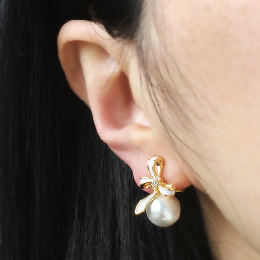Coil Back Pearls Clip On Stud, Non Pierced Bridal White Pearls Studs, Gold Wedding Pearl Flower Earrings