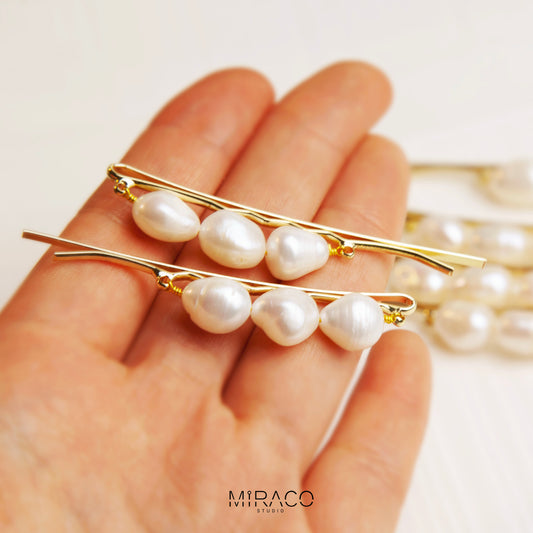 Unique Pearl Hair Accessories, Hair Clips with Natural Freshwater Pearls, Bridesmaid Gifts
• Sold as a set of 2 clips
Please note every single pearls are unique with nature flaws, not in perfect round shape. 