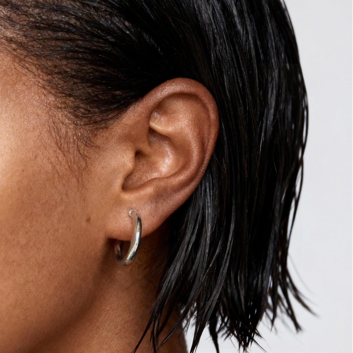 Minimalist Clip On Hoop Earrings, Huggie Hoop Earrings Gold Silver, Everyday Simple Medium Hoops, Non Pierced Earrings, Invisible Ear Clip