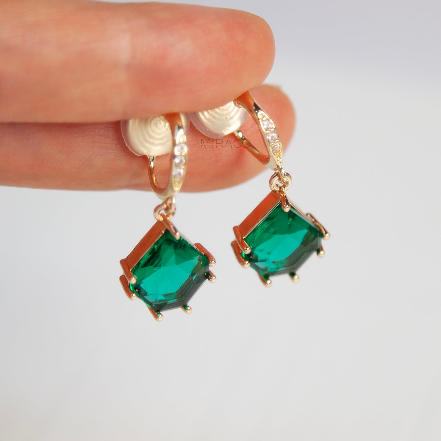 Green Gem Clip-On Earrings – Gold Dangle with Sparkle