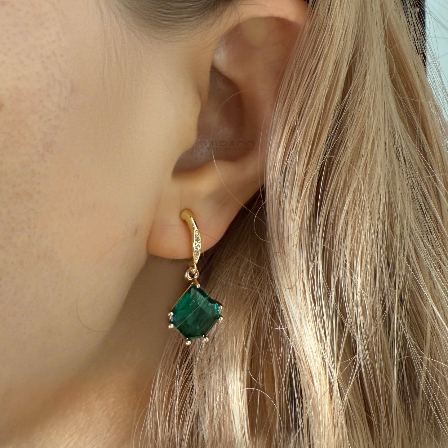 Green Gem Clip-On Earrings – Gold Dangle with Sparkle