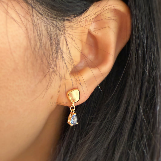 Modern Gold Clip-On Earrings – Blue Teardrop Crystal Dangle