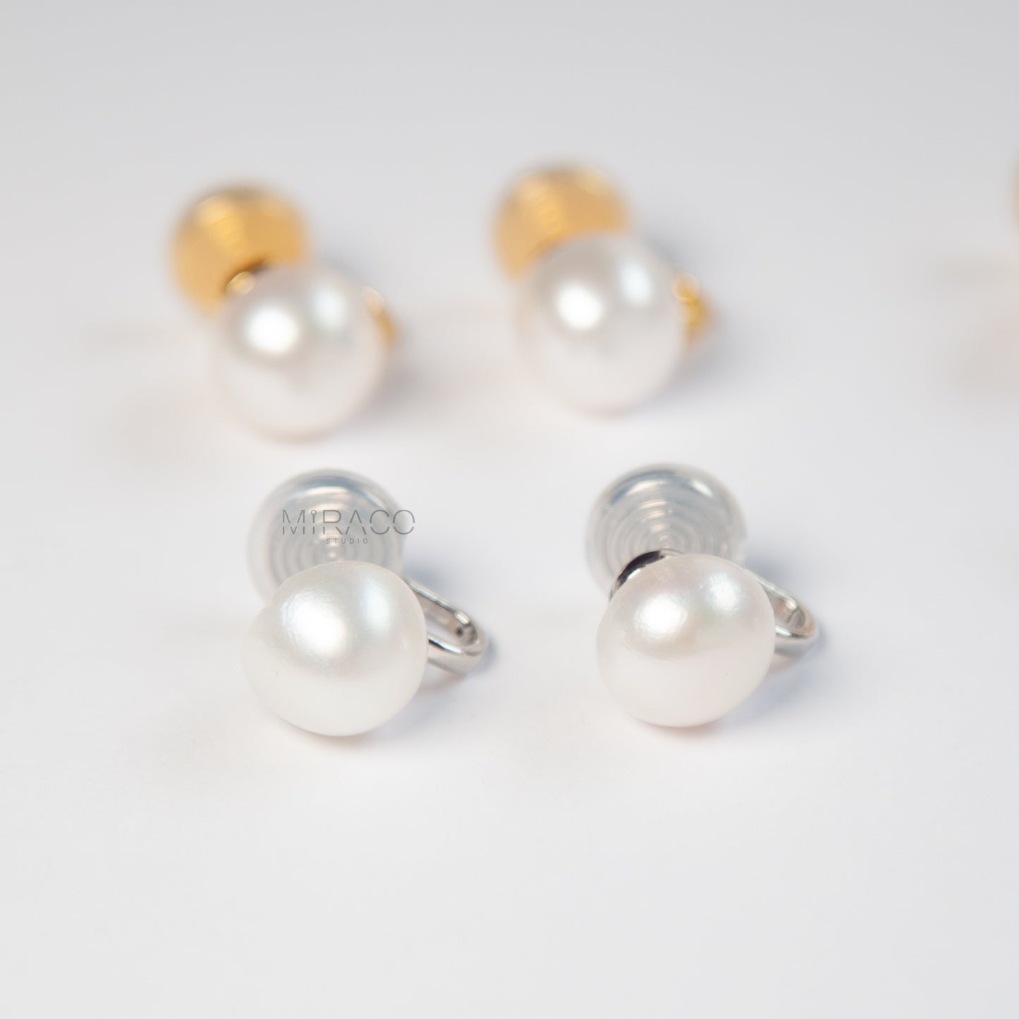 imeless Elegance with All-Day Comfort – No Piercing Needed.
These classic clip-on pearl stud earrings feature a single, lustrous white freshwater pearl (approx. 10–11mm), set on a minimalist silver or gold-tone flat coil clip. Understated and effortlessly chic, they're perfect for both everyday style and special occasions.
Designed for comfort, the flat coil back offers a secure hold while remaining gentle on non-pierced ears.