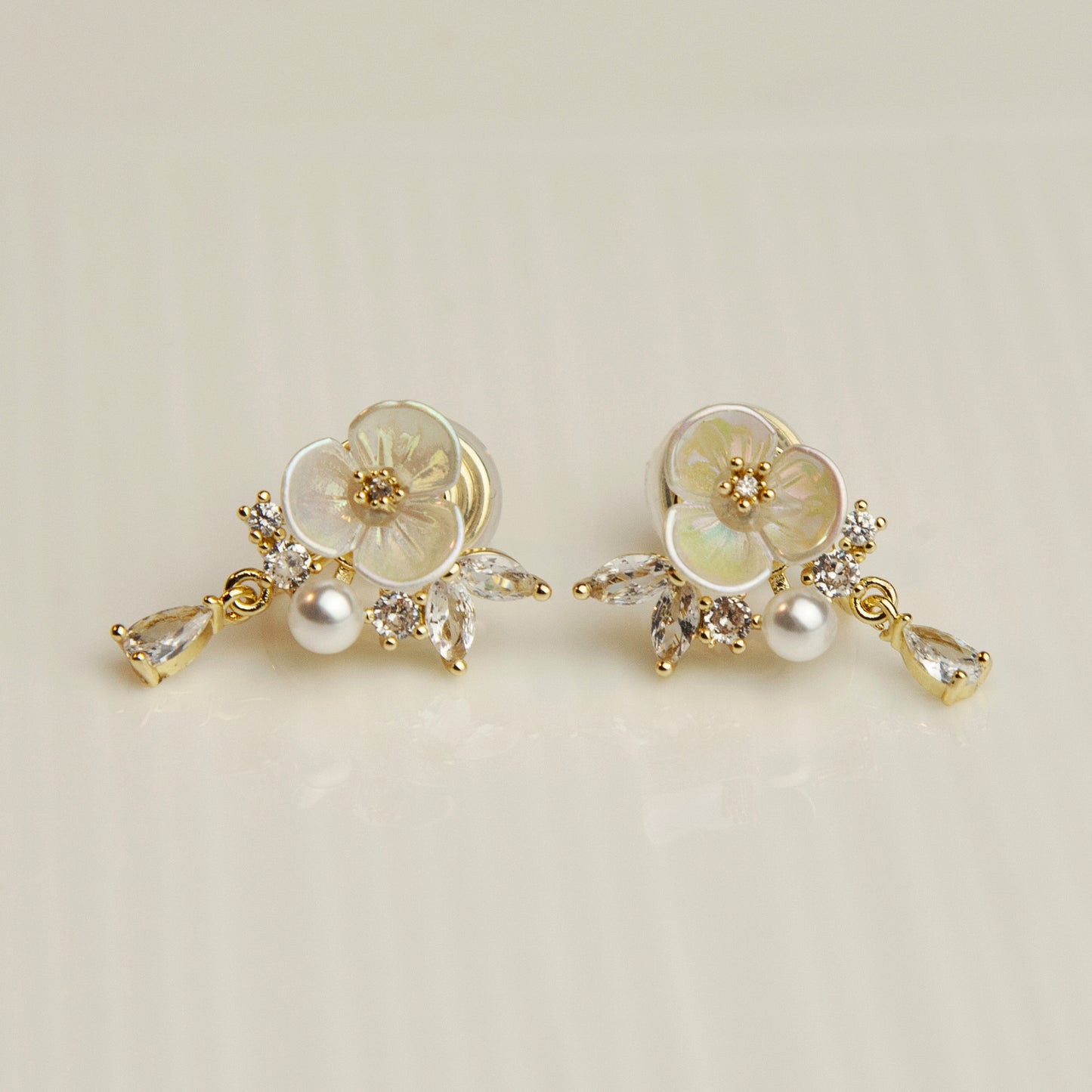 Fairy Cream White Pearl Flower Clip-On Earrings with Small Pearl and Crystal Leaves, Non-pierced Earrings, Elegant Wedding Earrings, Bridal Earrings, Laser-textured Finish Flower Studs Earrings