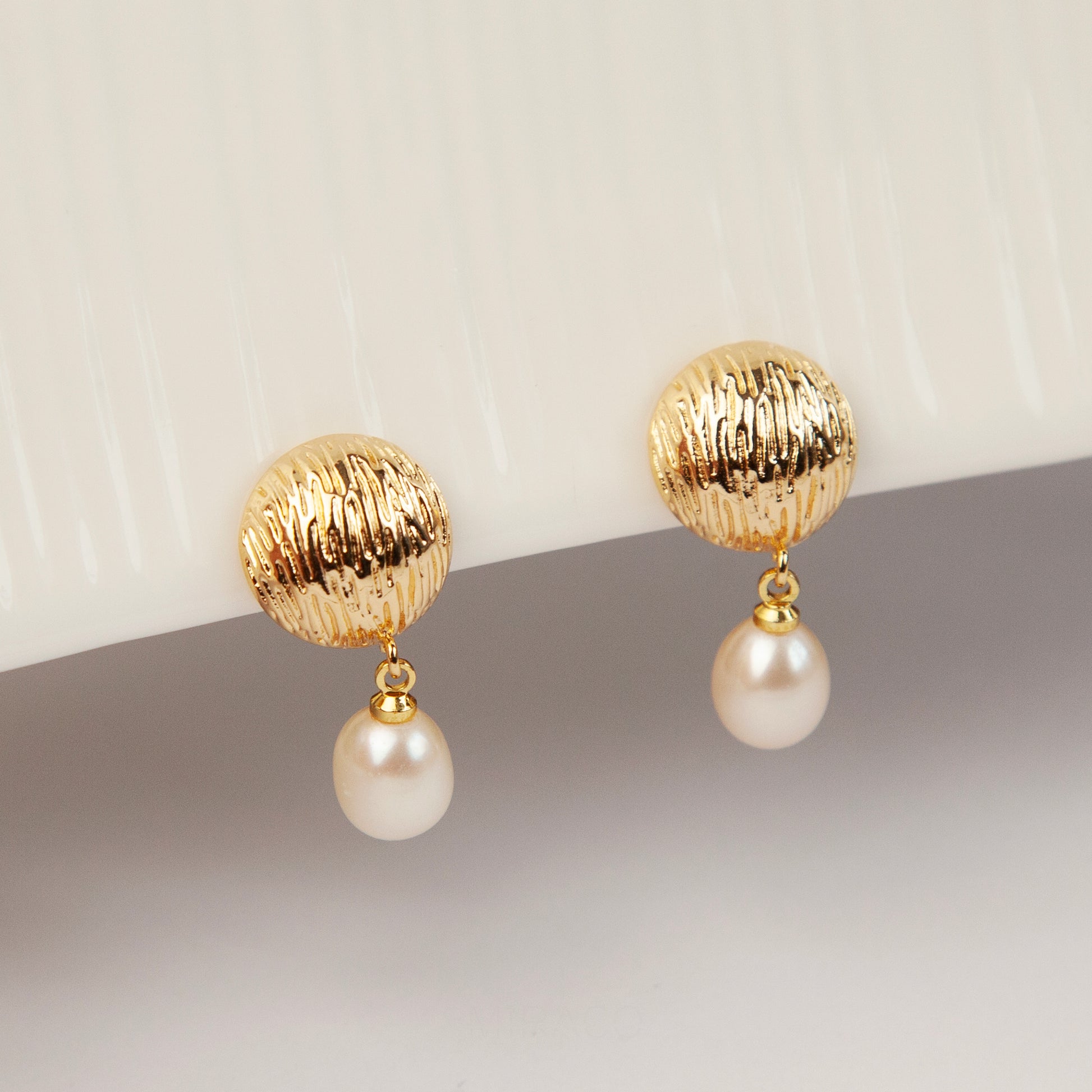 Clip On Dangle Drop Pearls Earrings, Non Pierced Dangle Earrings With Freshwater Pearls, Drop White Pearls Ear Clips with Gold Studs