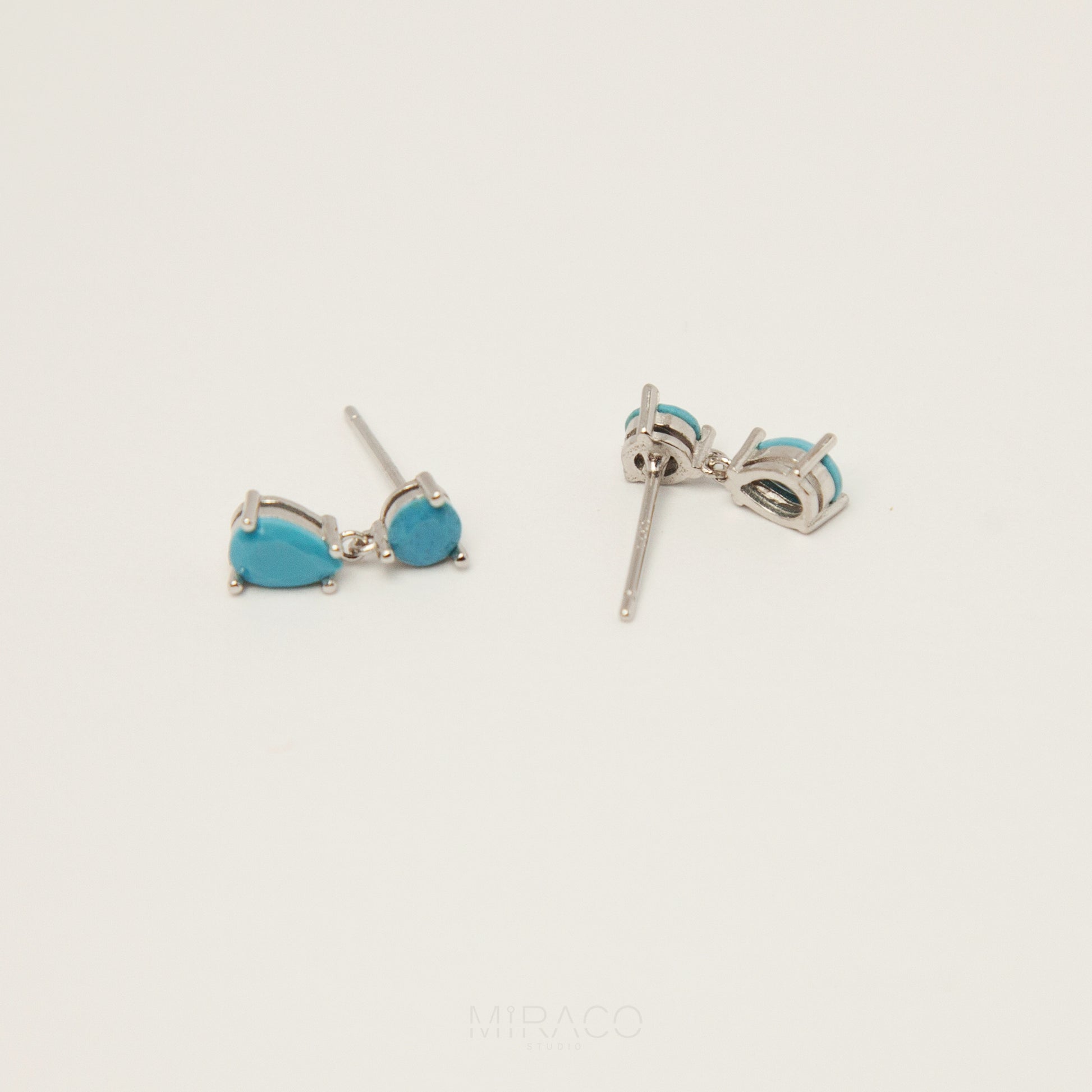 Dainty Sky Blue Earrings, Silver or Gold Dangle Waterdrop Gemstone Earrings Pierced Earring

-DETAILS-

• Material: 925 sterling silver, pierced ears

• Dimensions: 12mm*4mm

• Sold as a pair

These Earrings come with sterling silver butterfly backs.