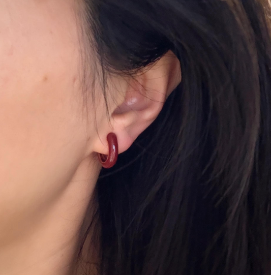 Elegant Clip On Huggie Earrings, No Piercing Huggie Hoops in Red, Red Hoop Earrings, Invisible Clip On Earrings, Minimalist Red Ear Clips