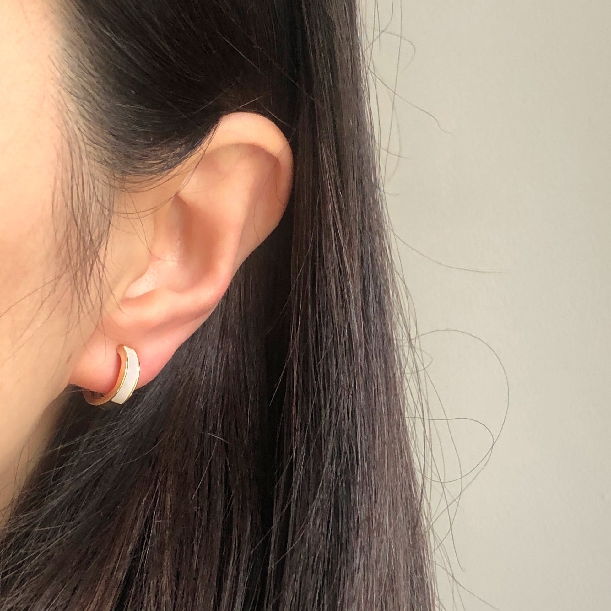Elegant Clip On Huggie Earrings, Cream White Huggie Hoops, Gold Plated Mother Of Pearl Hoop Earrings, No Piercing Earring, Invisible Clip On Earrings