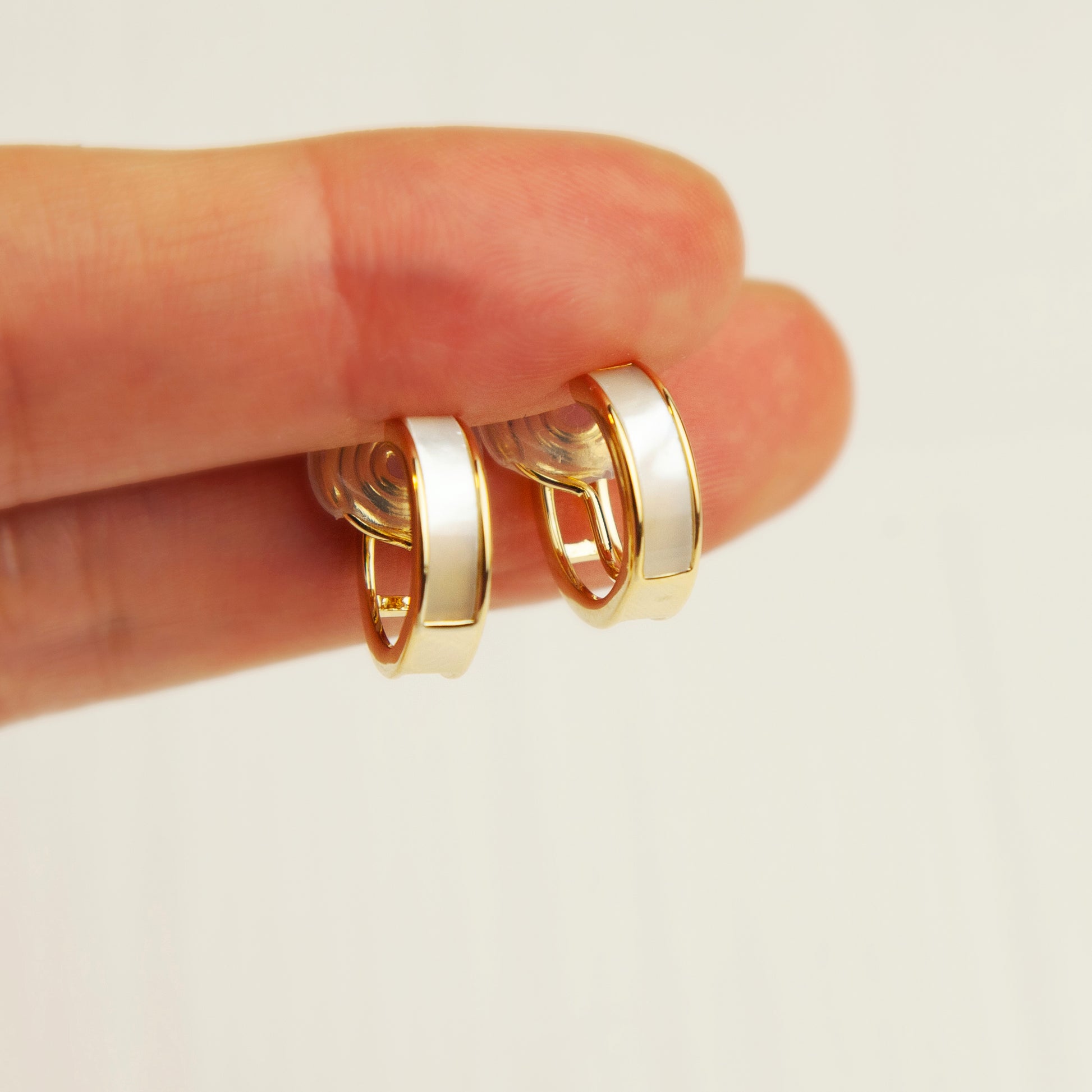 Elegant Clip On Huggie Earrings, Cream White Huggie Hoops, Gold Plated Mother Of Pearl Hoop Earrings, No Piercing Earring, Invisible Clip On Earrings