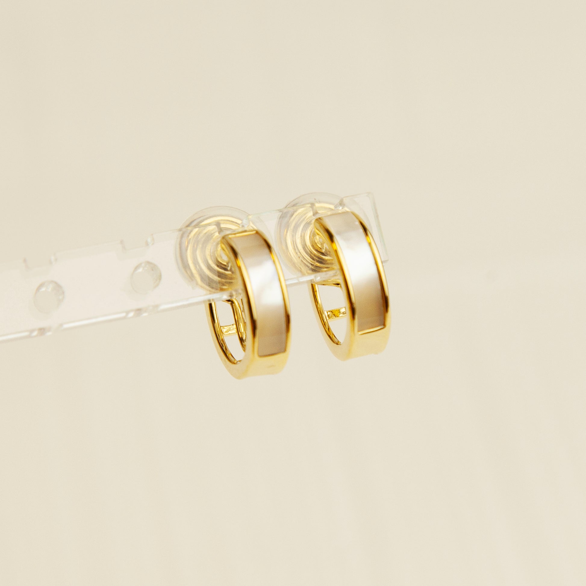 Elegant Clip On Huggie Earrings, Cream White Huggie Hoops, Gold Plated Mother Of Pearl Hoop Earrings, No Piercing Earring, Invisible Clip On Earrings