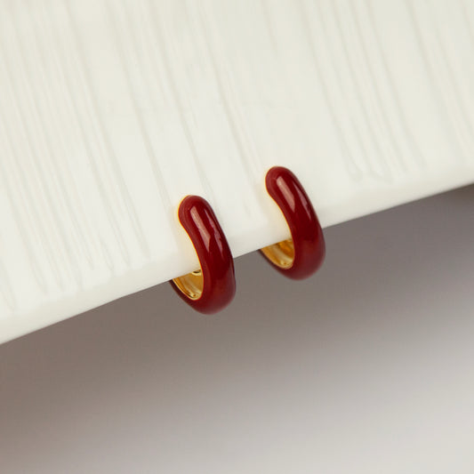 Elegant Clip On Huggie Earrings, No Piercing Huggie Hoops in Red, Red Hoop Earrings, Invisible Clip On Earrings, Minimalist Red Ear Clips