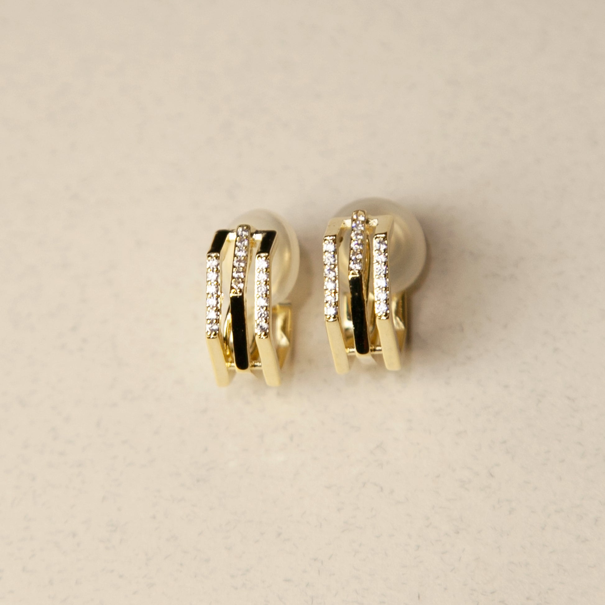 Elegant Non Pierced Geometric Hoops Comfortable Clip On Earrings with Crystals