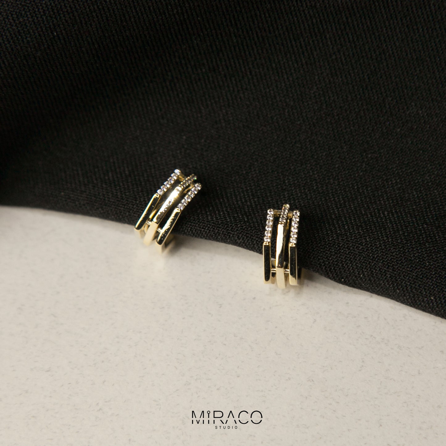 Elegant Non Pierced Geometric Hoops Comfortable Clip On Earrings with Crystals
