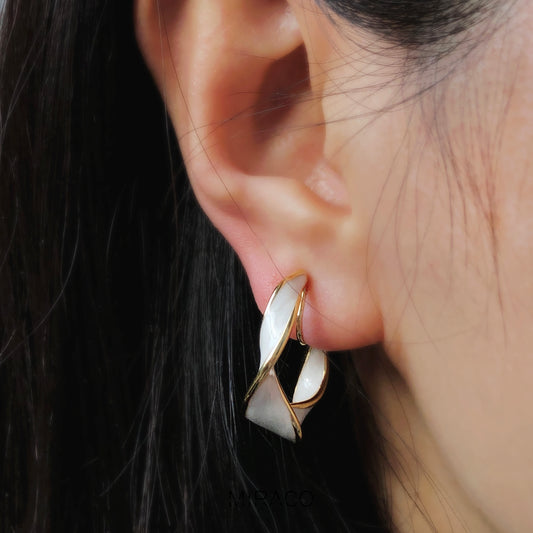 Painless Clip On Earrings, Non Pierced Earring, Twisted Hoops Ear Clip , Earrings for Unpierced Ears

Two types of clips:
A: Classic flat spiral clips&nbsp;
B: Thick spring spiral clips&nbsp;