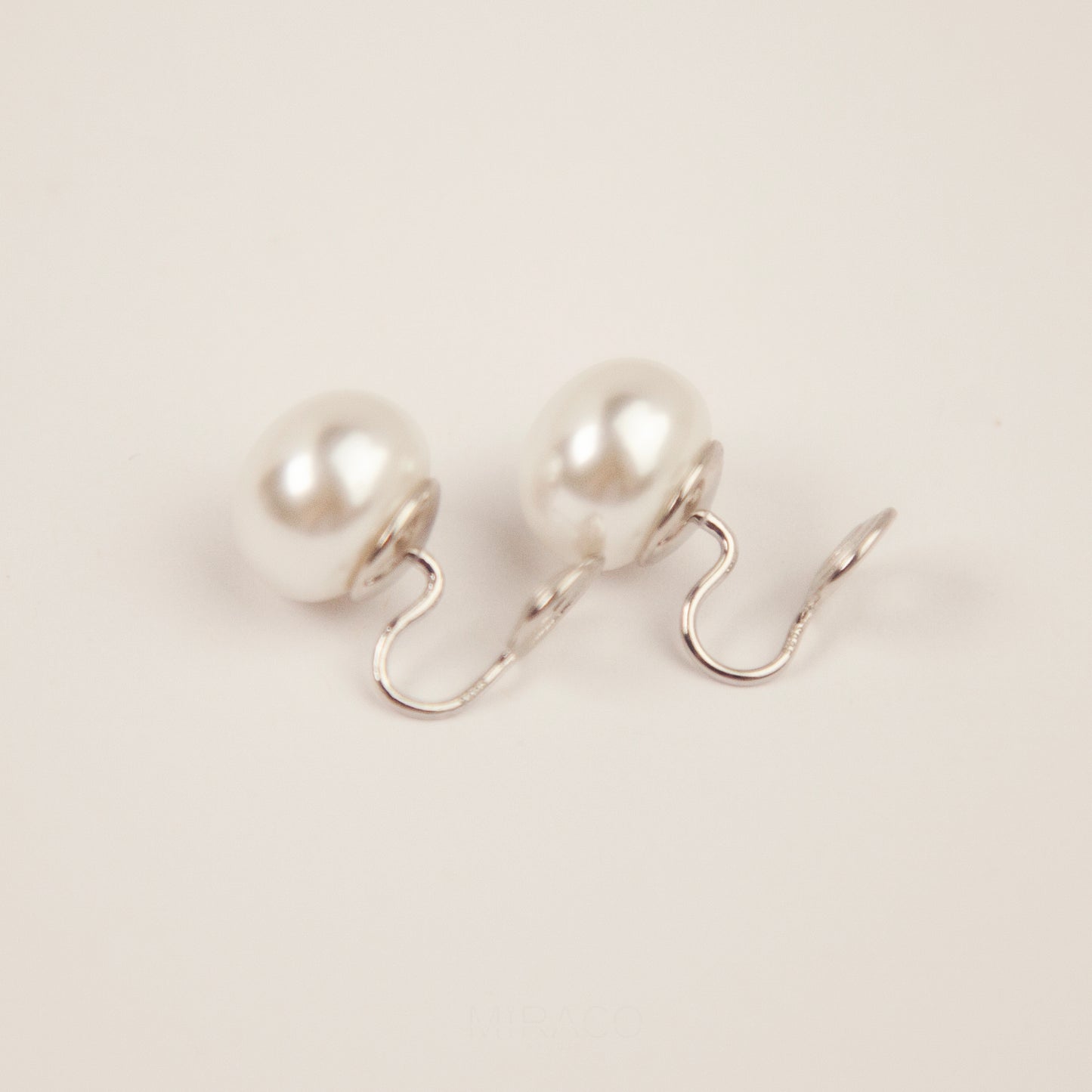 Simple One Pearl 925 Sterling Silver Clip On Stud Earrings, Minimalist Style Lightweight Pearls Earrings, Non-Pierced Pearls for Women, Coil Back Clip On Earrings, Non Pierced Earrings, Gift for Her, Wedding Earrings, Bridal Earrings