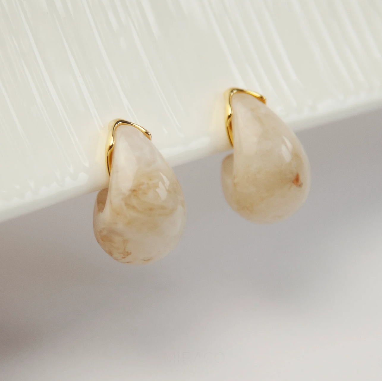 Chunky Waterdrop Domed Shape Non-Pierced Clip-On Earrings, Trendy Resin Statement Non Pierced Clips