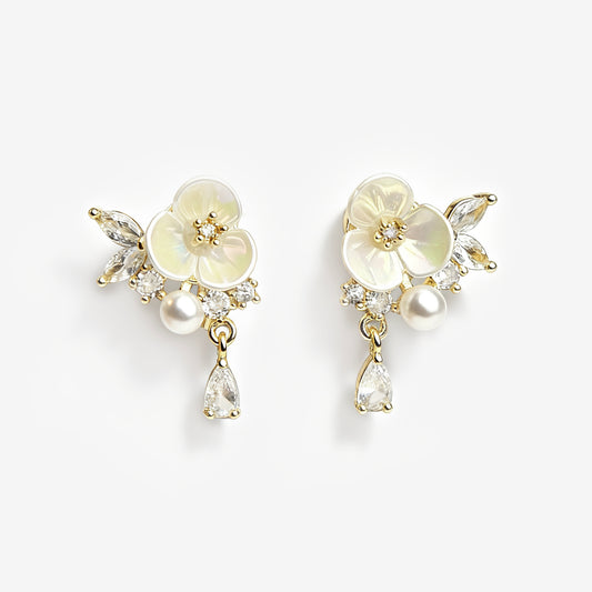 Pair of floral earrings with pearls and crystals clip on earrings, cream white clip on studs