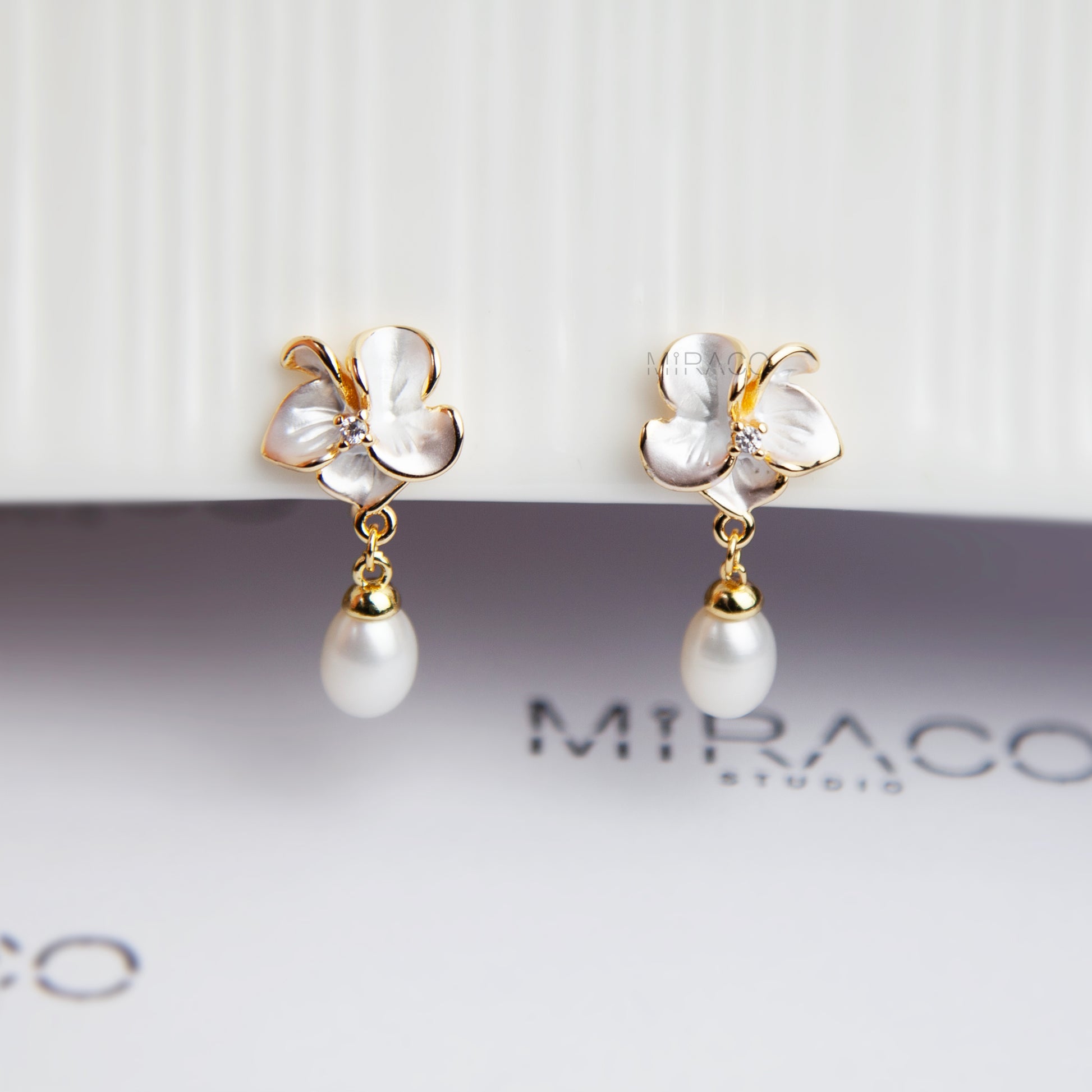 Clip-On Earrings – Cream Flower Dangle with Freshwater Pearl