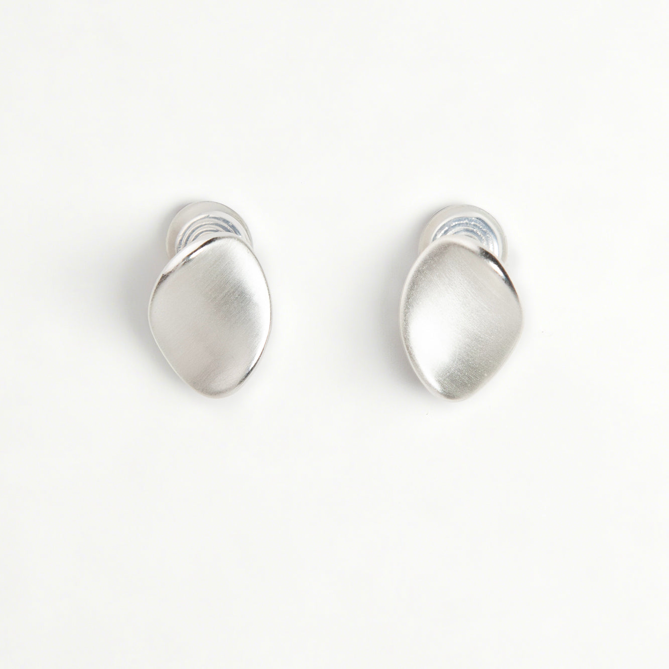 Minimalist Silver Clip-On Earrings – Modern Abstract Non-Pierced Design