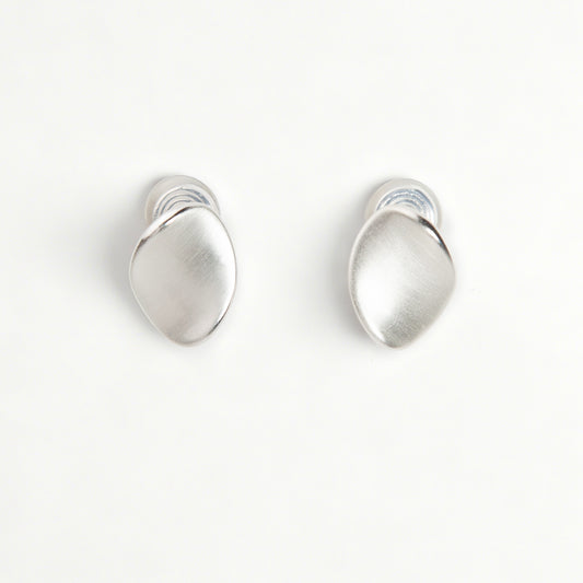 Minimalist Silver Clip-On Earrings – Modern Abstract Non-Pierced Design