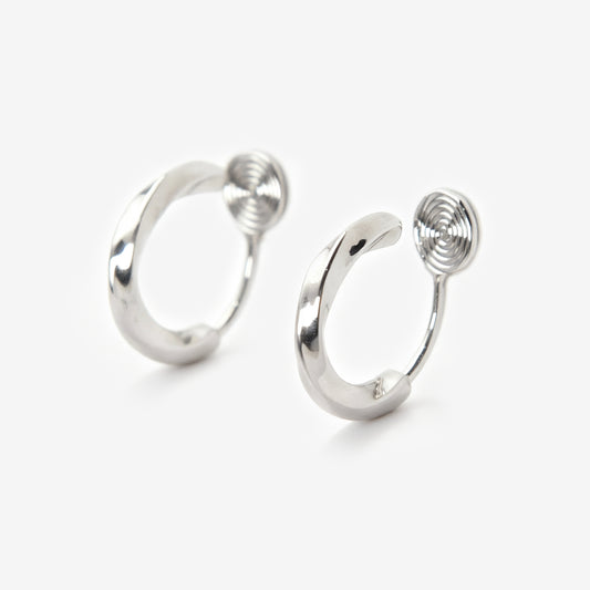 silver clip-on hoop earrings, twisted hoop earrings, 18mm hoop clip-ons, non pierced silver earrings, small silver hoops clip-on, everyday hoop earrings, coil clip-on earrings, classic hoop earrings no piercing