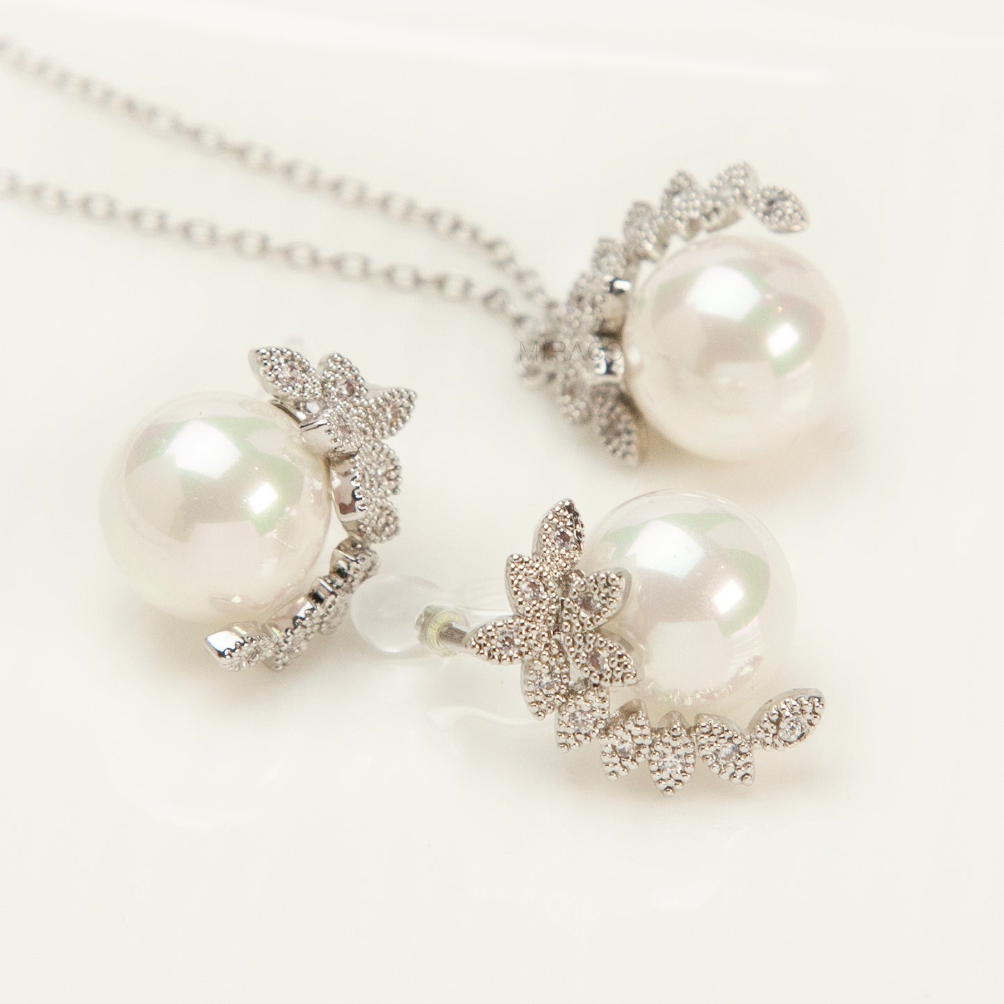 Pearl Clip-On Earrings and Necklace Set | Invisible Clips