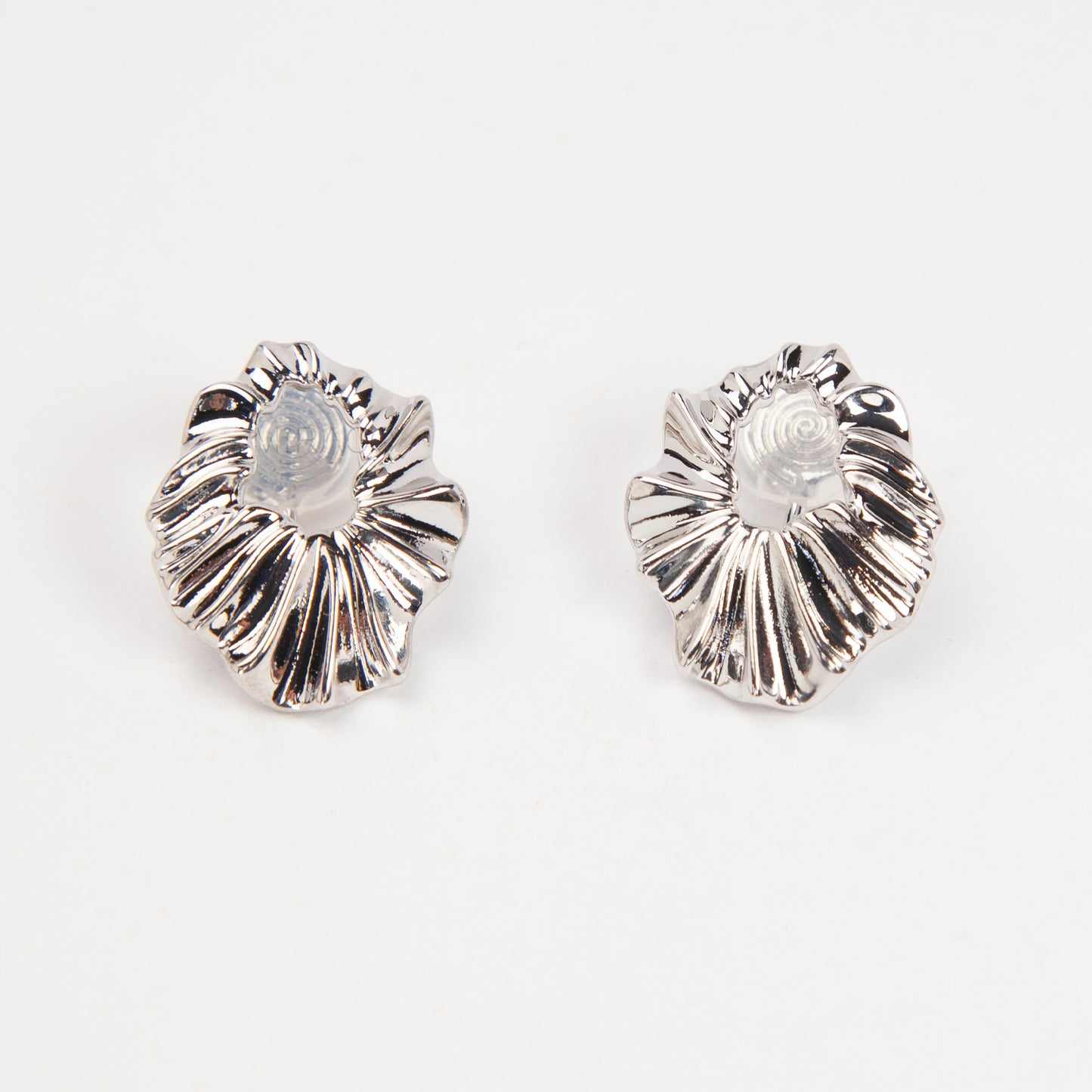 silver-tone ruffled shell design clip-on earring