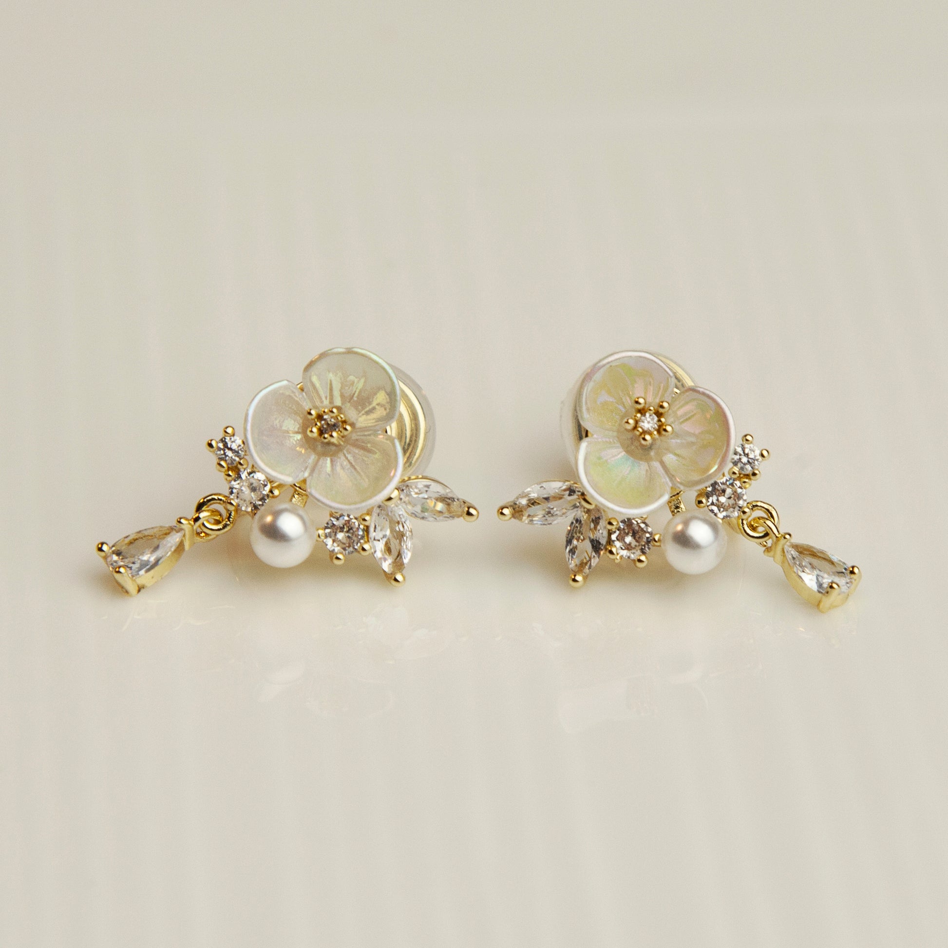 Fairy Cream White Pearl Flower Clip-On Earrings with Small Pearl and Crystal Leaves, Non-pierced Earrings, Elegant Wedding Earrings, Bridal Earrings, Laser-textured Finish Flower Studs Earrings